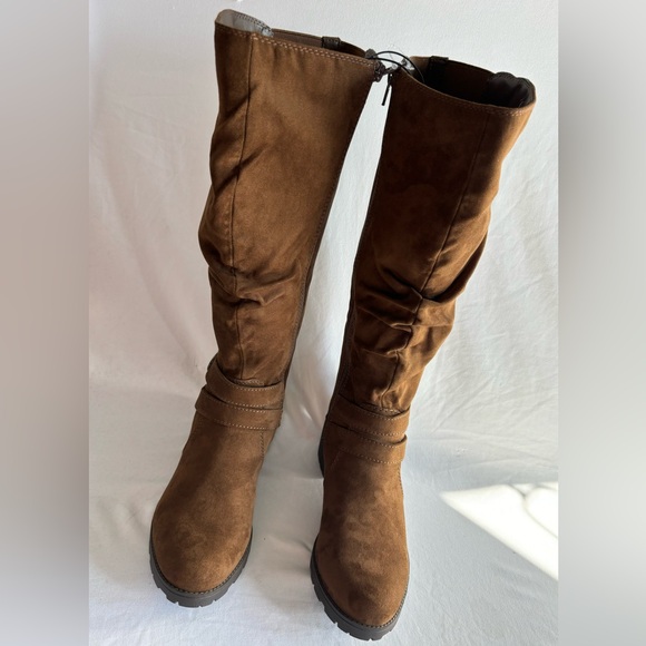 🆕 Cliff’s by White Mountain Women’s 7.5 Tall Low Heel Suedette Zip Side Boots - Picture 3 of 12